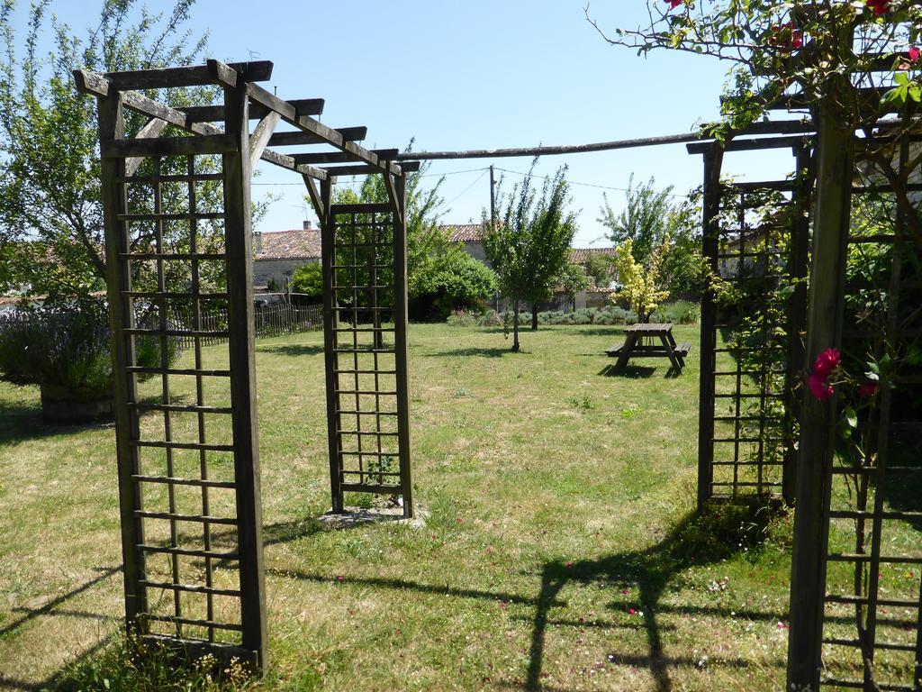 Le Petit Souhait & Le Verger Gourvillette Exterior foto